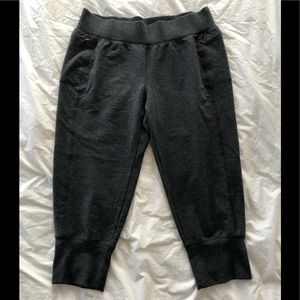 CALIA by Carrie Underwood Jogger Capris - M/L